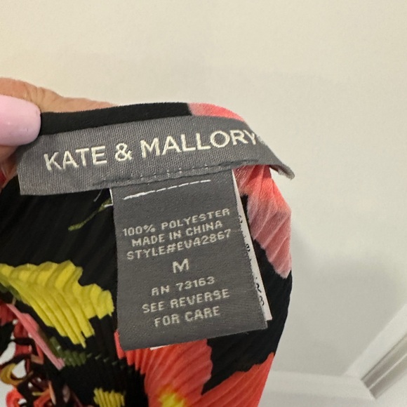 Brand New Off the Shoulder Blouse. - Picture 9 of 10